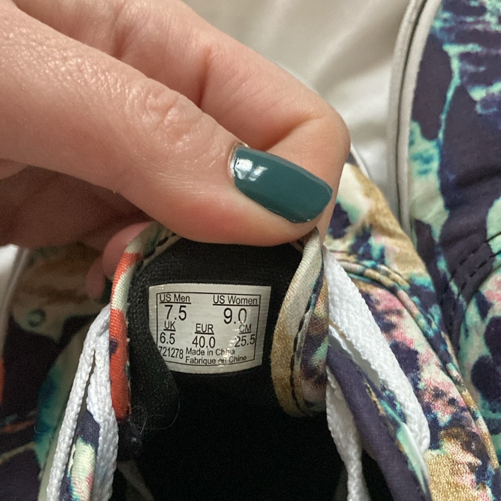 Vans - Picture 8 of 8